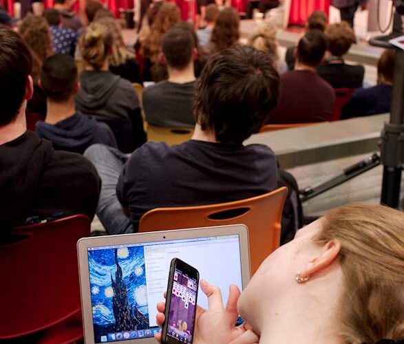 Verkiezingsdebat op de Internationale Vrouwendag, met 6 vrouwelijke politici, olv Rob Trip