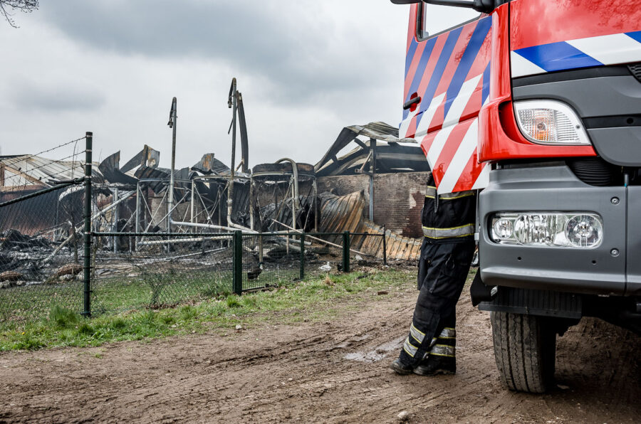 Stalbrand varkensstal Spoordonk 2012