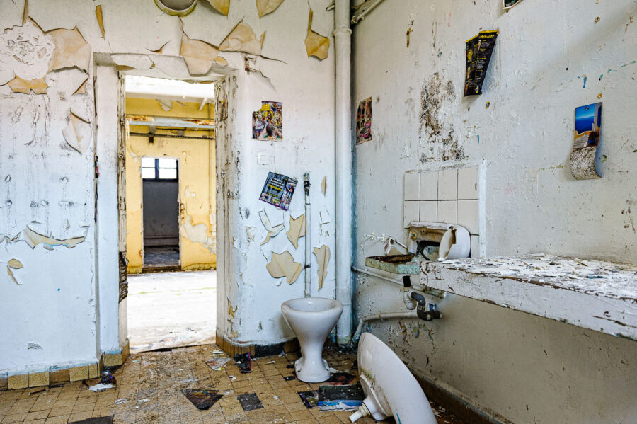 Urbex foto's van een oude en verlaten gevangenis in Wallonië, België