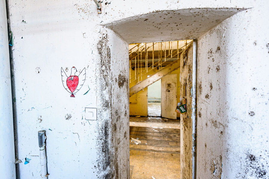 Urbex foto's van een oude en verlaten gevangenis in Wallonië, België