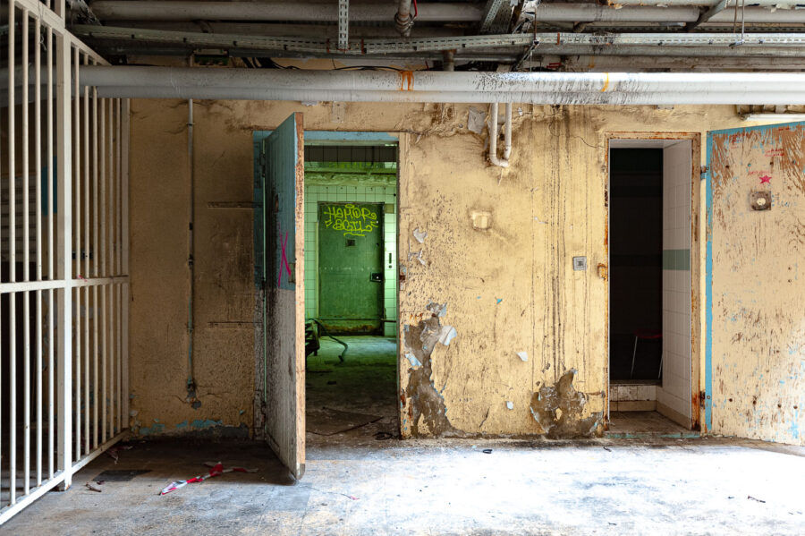 Urbex foto's van een oude en verlaten gevangenis in Wallonië, België