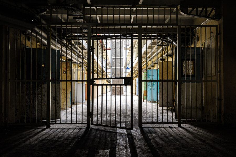 Urbex foto's van een oude en verlaten gevangenis in Wallonië, België