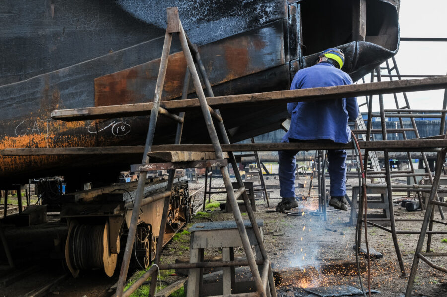 Lasser op scheepswerf Antwerpen