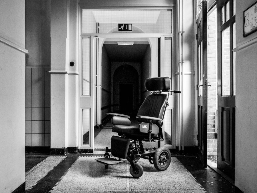 Gang en rolstoel in Maaslandziekenhuis Sittard