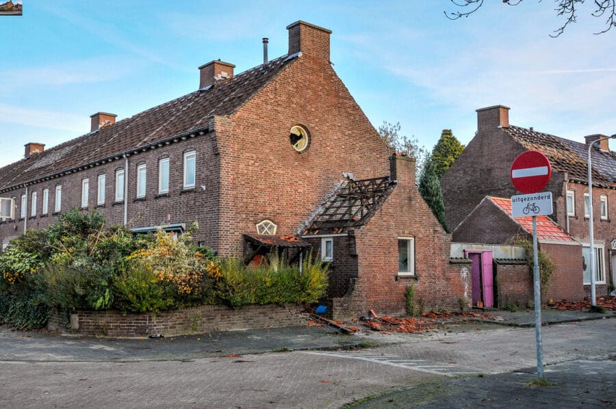 Straat in Tilburgse wijk Groeseind ten tijde van de sloop in 2010