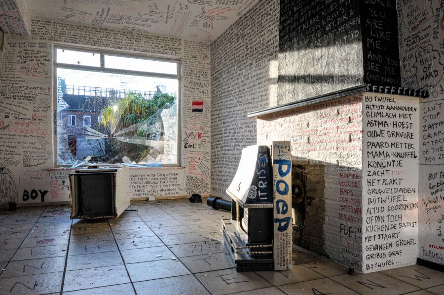 Tilburgse wijk Groeseind ten tijde van de sloop in 2010: House of Words