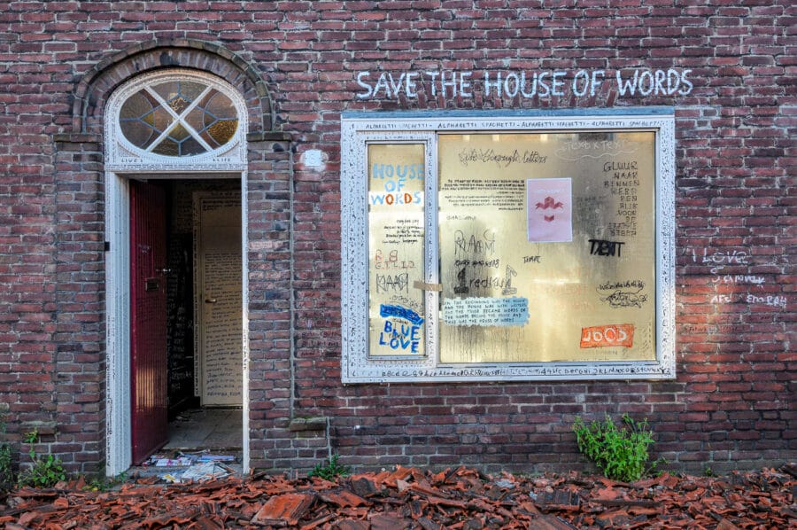 Tilburgse wijk Groeseind ten tijde van de sloop in 2010: The House of Words