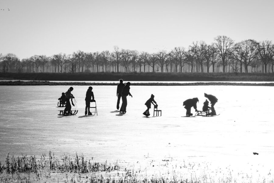 Schaatsen op plas bij Deurne